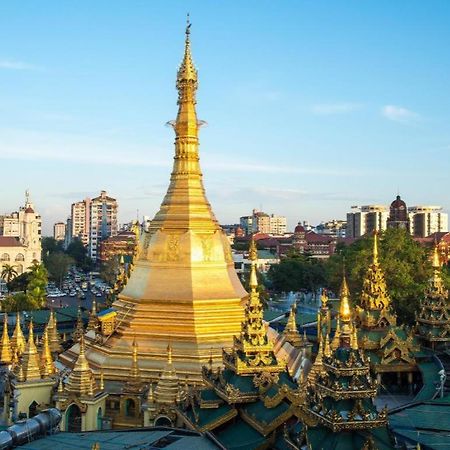 Sanctuary Hotel Yangon Exteriör bild