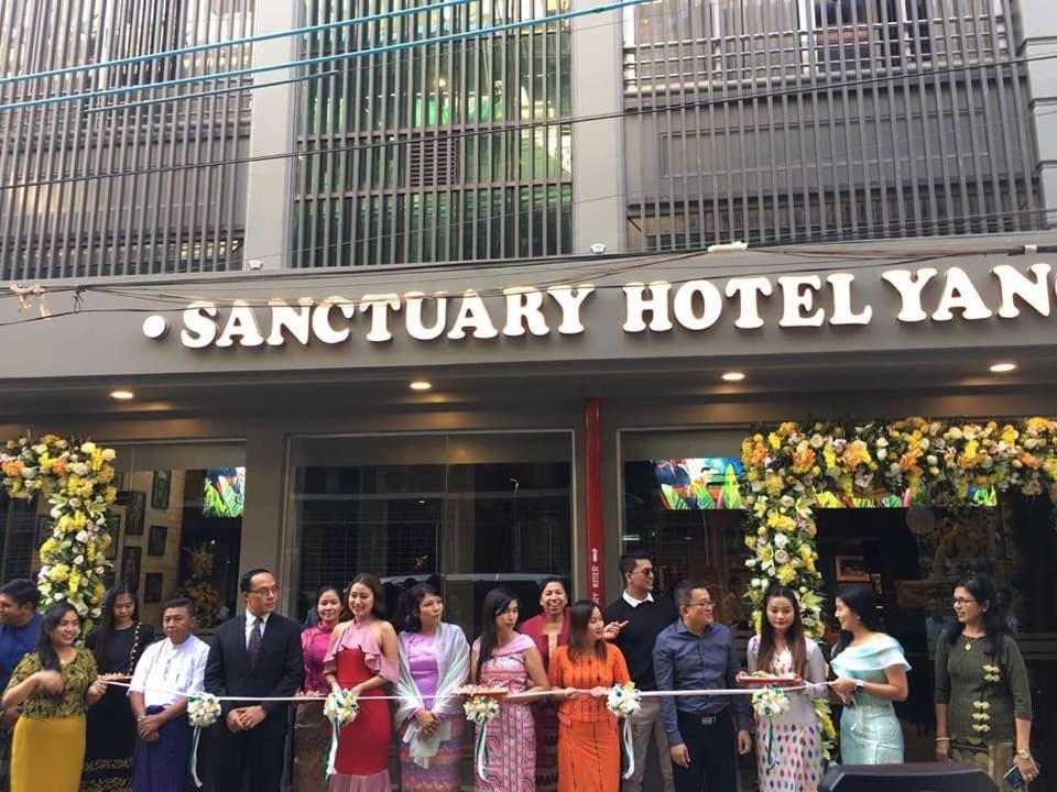 Sanctuary Hotel Yangon Exteriör bild